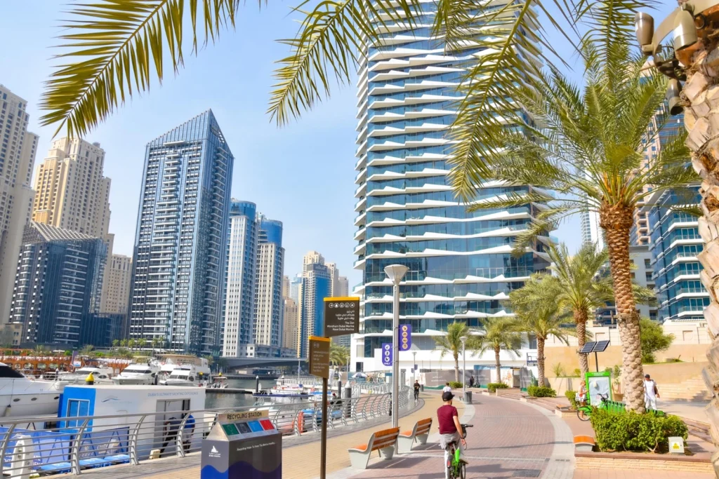 Promenáda v Dubaji